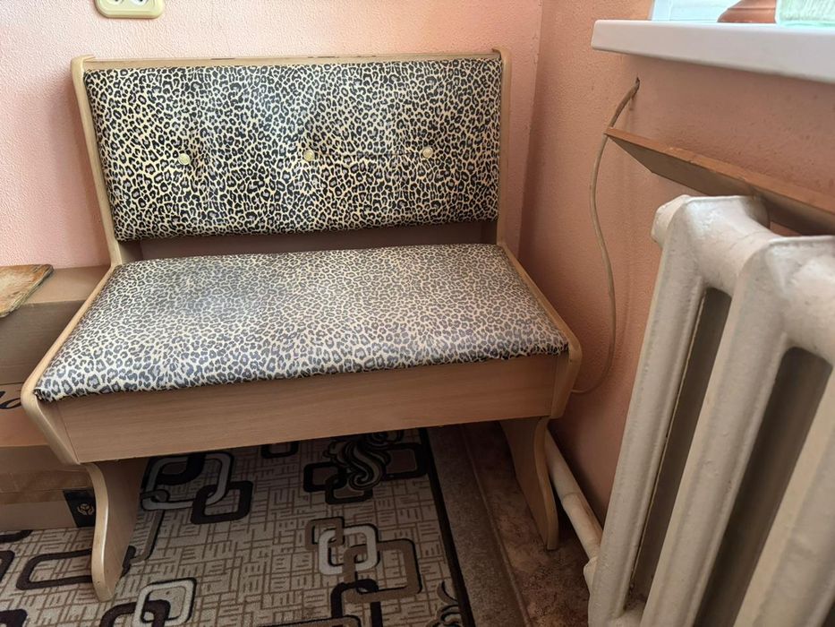 Диван книжка хорошем состояние