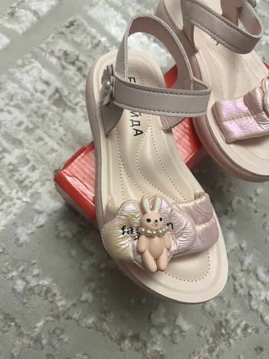 Продам сандали для девочек !