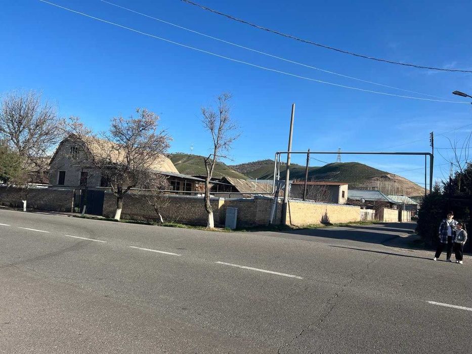 Дом с удобной локацией и на чистом воздухе для жилья или под бизнес