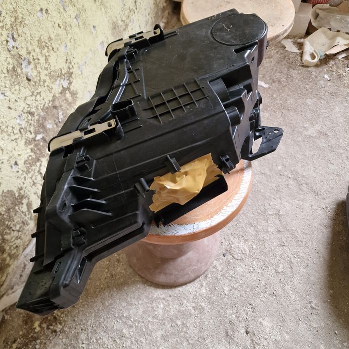 Volvo XC60 2021 ляв и десен фар