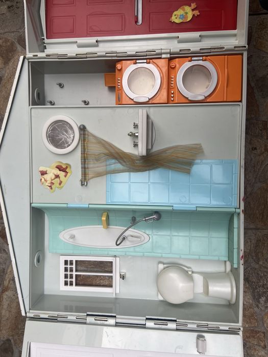 Vând casă mare Barbie cu funcții sonore