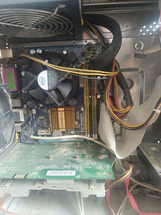 Системный блок + клавиатура