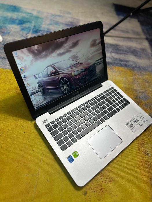 Laptop Asus A555l, i5 gen 4, ram 6 gb, 2 gb video - 399 lei