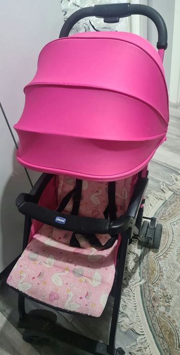 Коляска Chicco  б/у, в хорошем состоянии