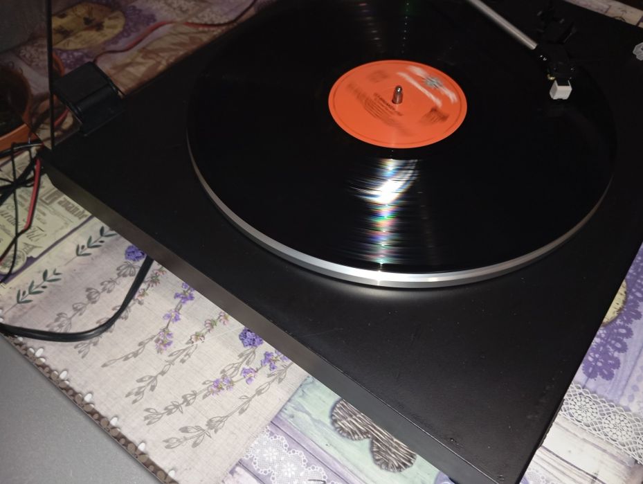 Грамофон Uher VTT222