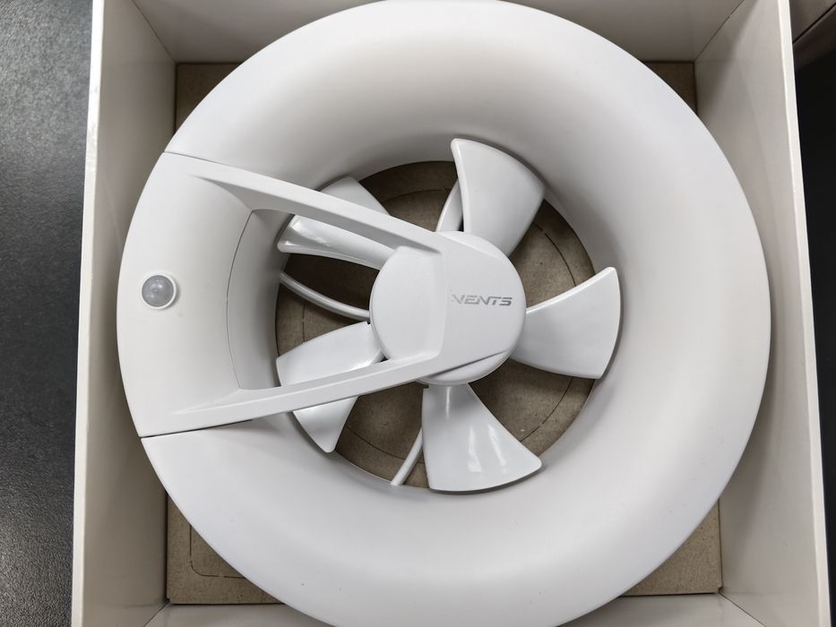 Умен вентилатор за баня ф100/125