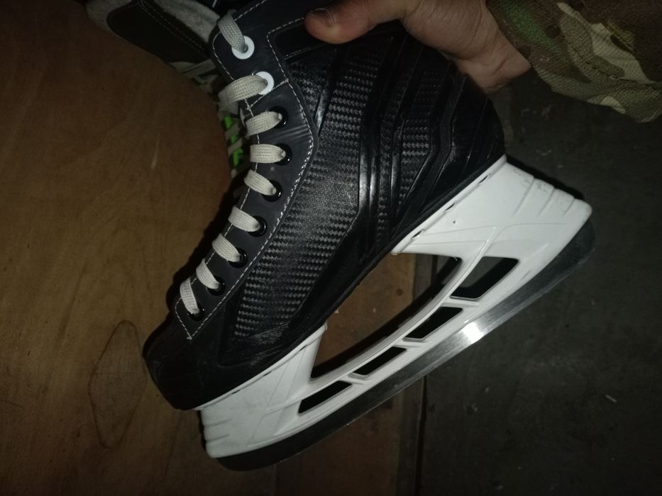 коньки bauer отличного состояние