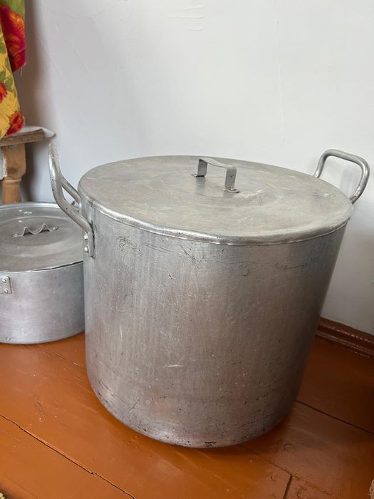 Продам кастрюли в хорошем состоянии