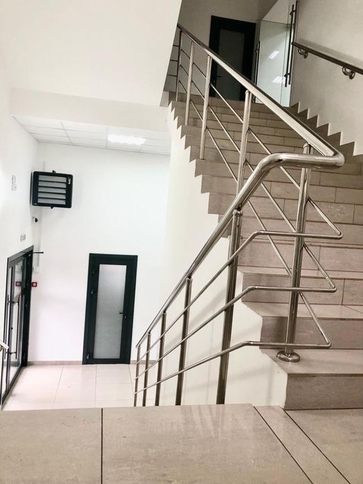 Продам тд кристал  1200 м кв в самом центре