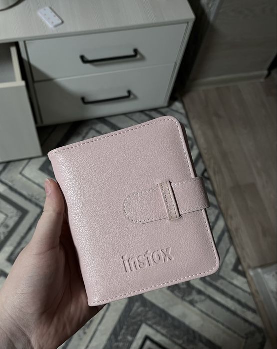 Продам новый Instax mini 12