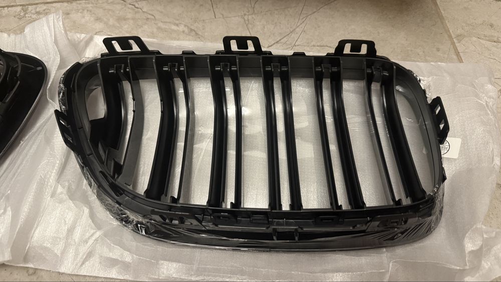 Grile frontale/rinichi negru lucios BMW Seria 2 - F22/F23