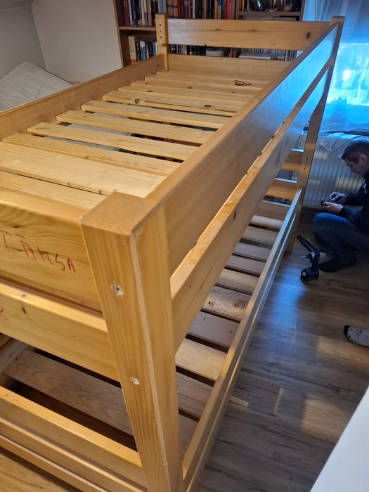 Vand pat etajat din lemn masiv