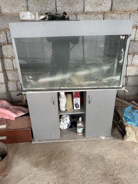 Akvarium 250 litr holati yaxshi pul kere sotilvoti