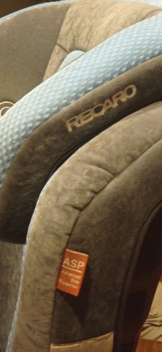 Столче RECARO за кола