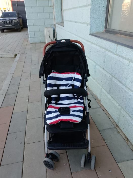 Коляска детский жеңіл тез жиналады.