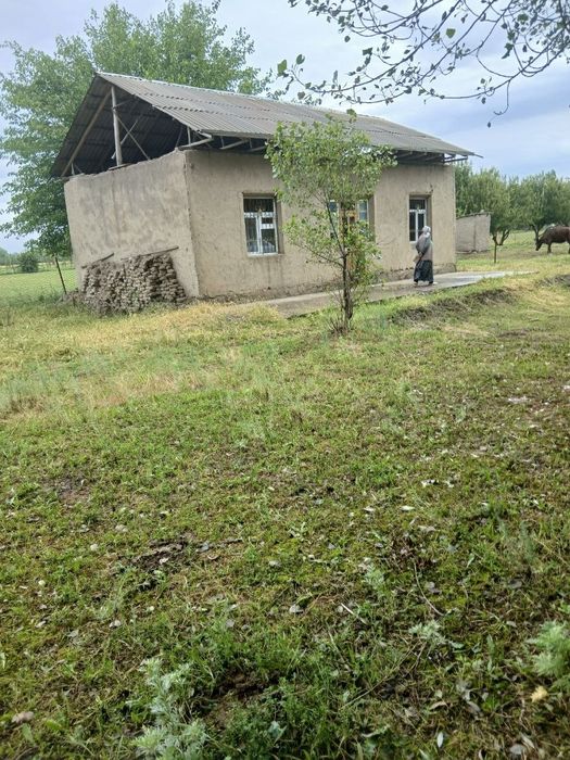 Uy sotiladi srochna