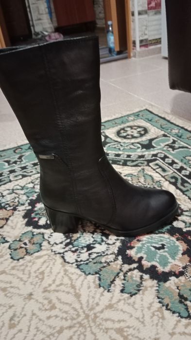 Зимние вещи продаются