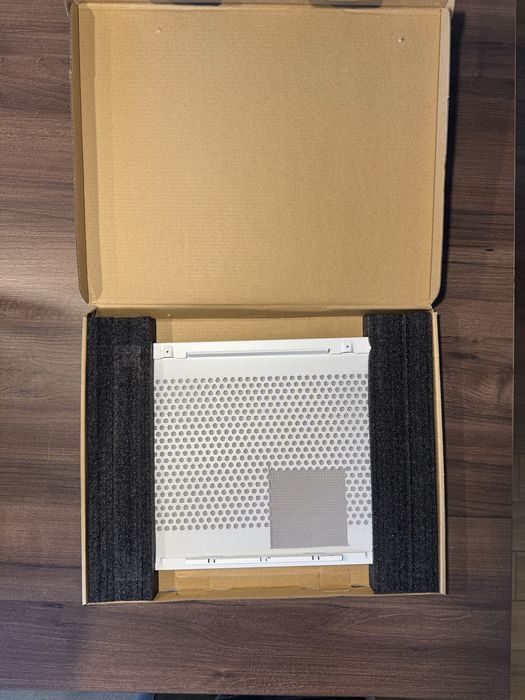 Cooler Master NR200P White Mini-ITX – modificată pentru 3x radiator 240 mm