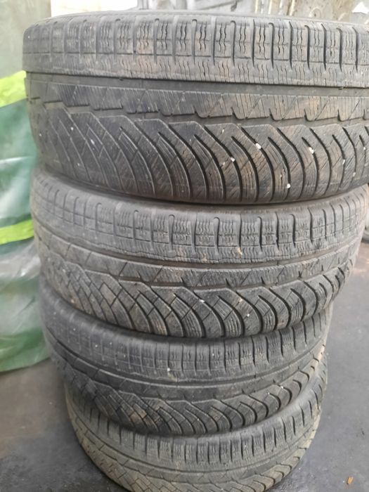 Vand 4 anvelope mixte 225/50/ R18