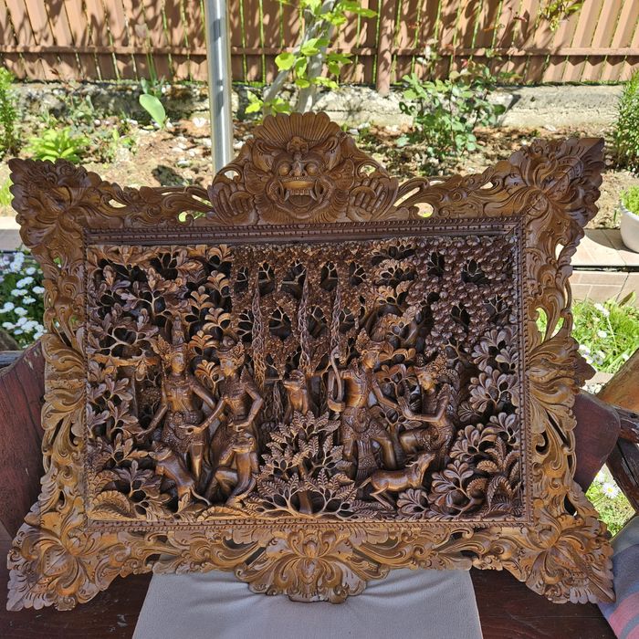 Tablou sculptat in lemn exotic, o piesa autentica de artizanat balinez