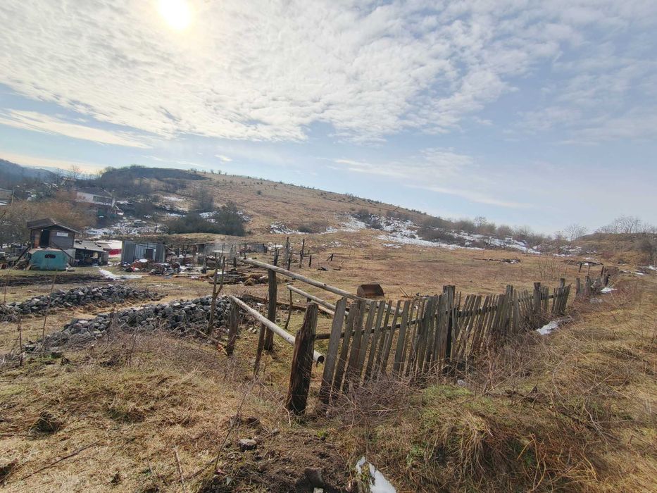 Vand teren intravilan 600 m2 in Hunedoara langa Castelul Corvinilor