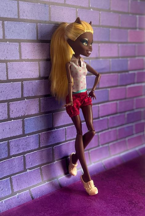 Clawdia Wolf monster high