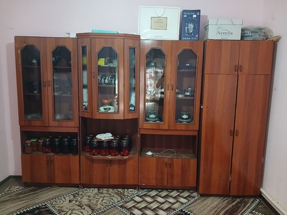 Стенка б/у сотилади