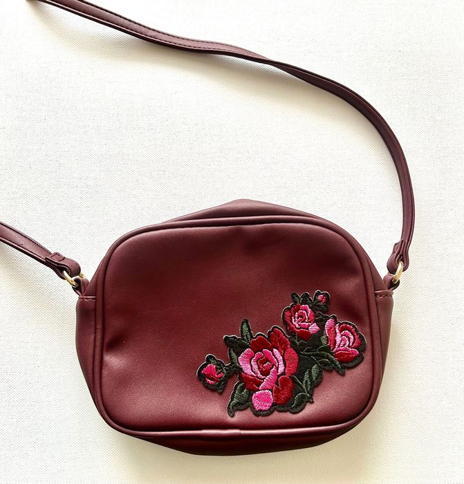 Нова Дамска чанта в цвят бордо