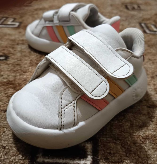 Adidas Superstar и Adidas Bubble Сomfy: оригинални маратонки!