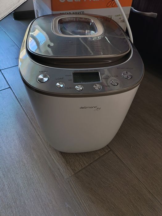 Masina de facut pâine delimano