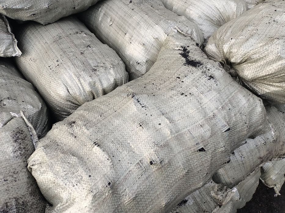 Уголь дрова в мешках 1200