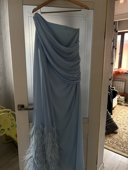 Очень хорошое вечернее платье