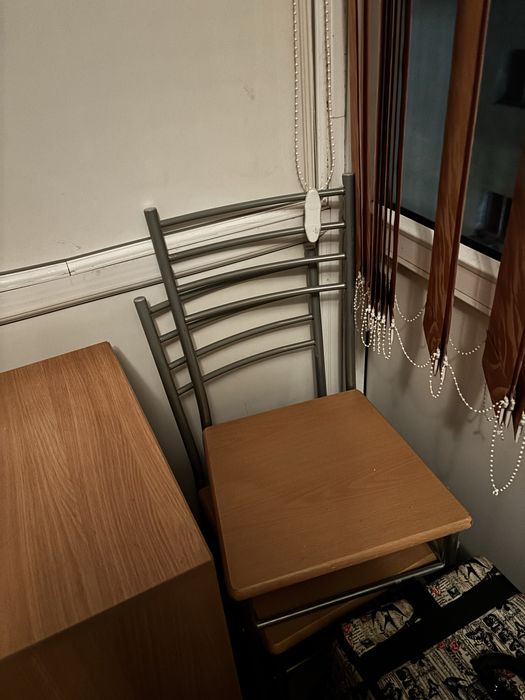 Masa cu 4 scaune de bucatarie