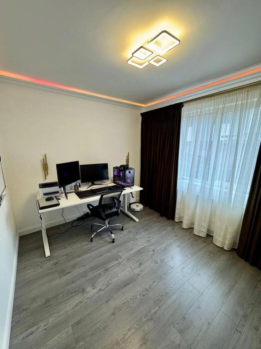 PF vând apartament 3 camere, floresti