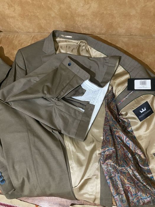 Костюм тройка. . . .