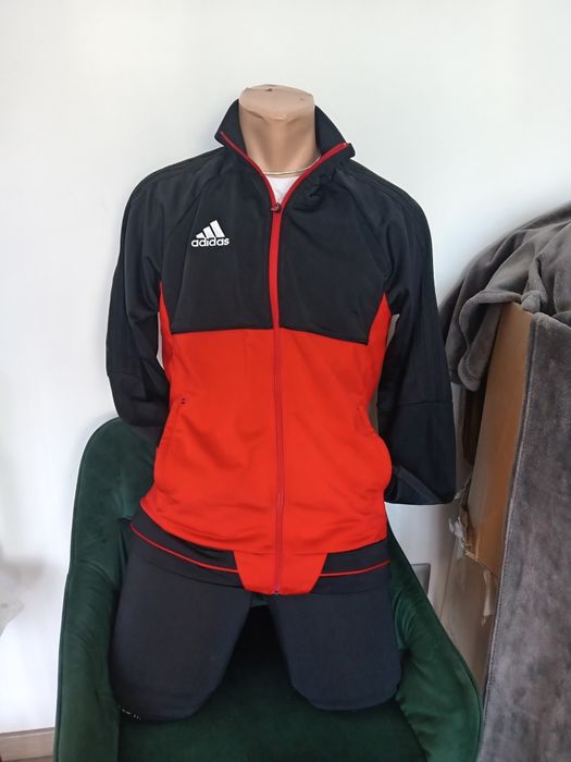Vând bluza sport Adidas
