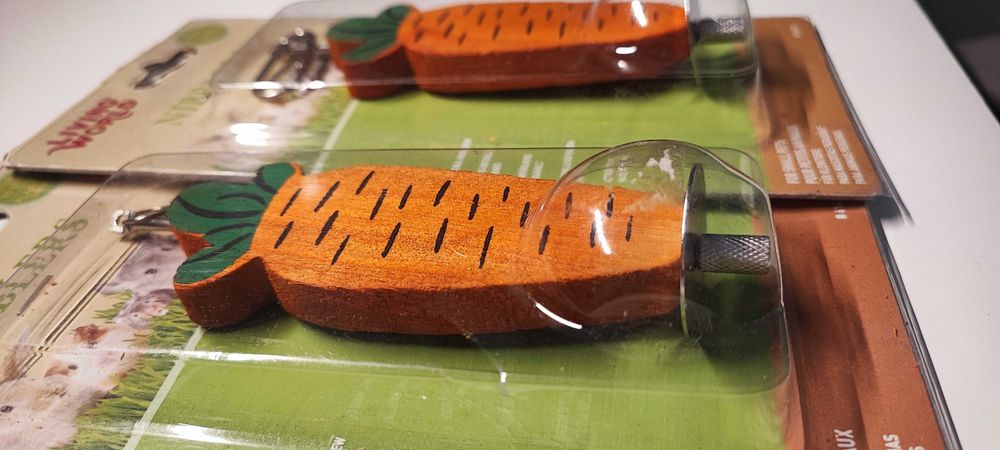 2 Дървени моркова за гризачи: Living World Nibblers