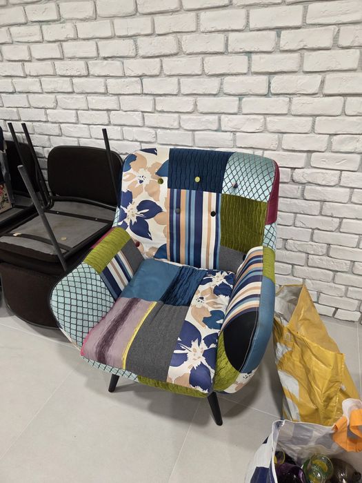 Vând fotoliu tapitat multicolor