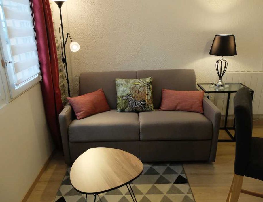 Дава се под наем Едностаен апартамент в Пловдив, Младежки Хълм - 31 кв.м за 163.2 € - Снимка #1