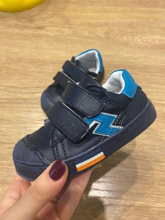 Обувки и боти за момче 22,23 номер