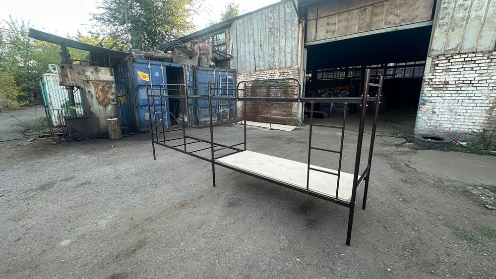 Двухярусная кровать