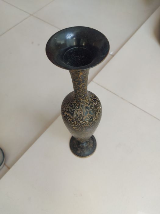 Продам бронзовую вазу 40см