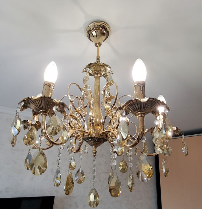 Продам люстру с горным хрусталем