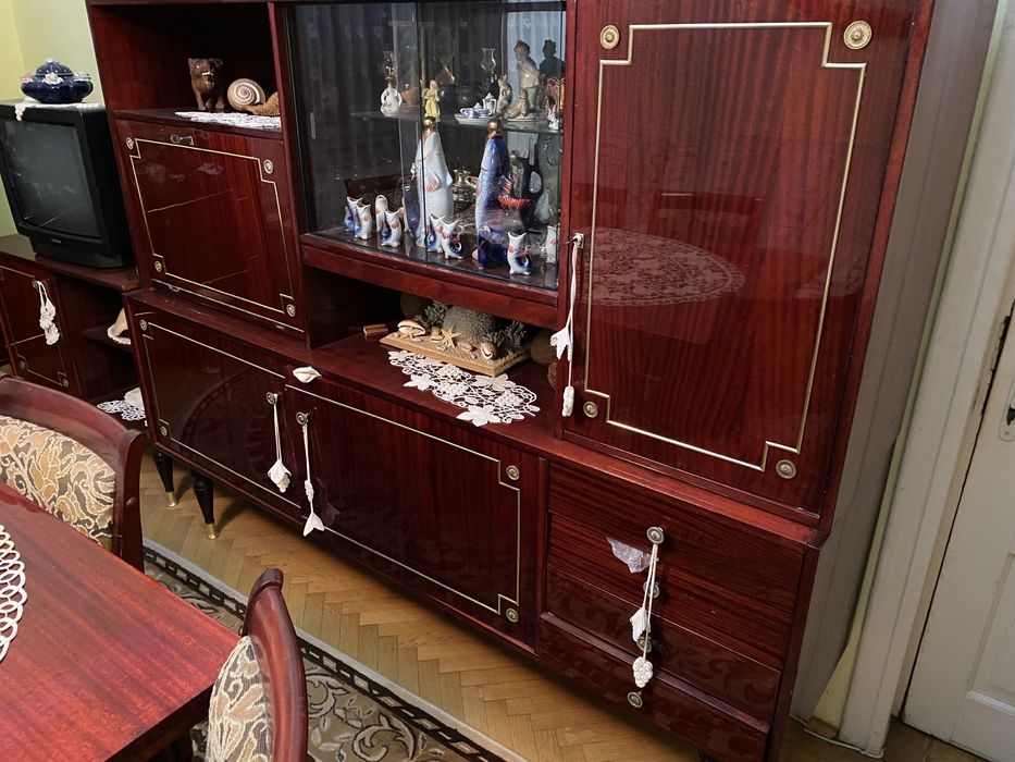 Mobila veche de sufragerie