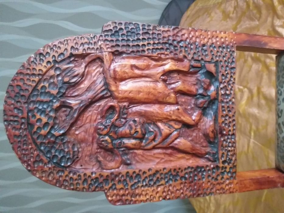 Vand scaune sculptate