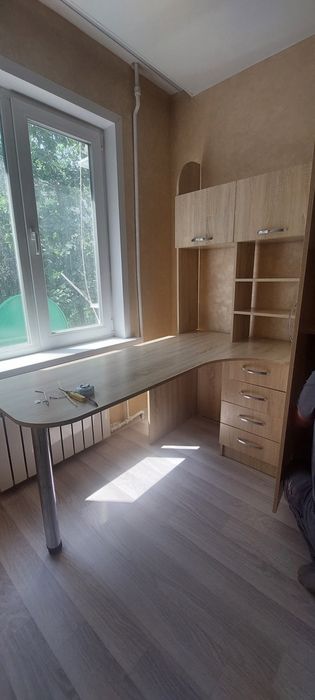 Продам стол письменный