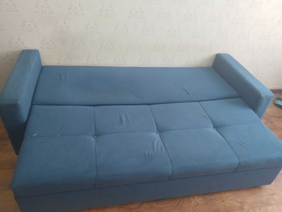 Диван синий, раскладной
