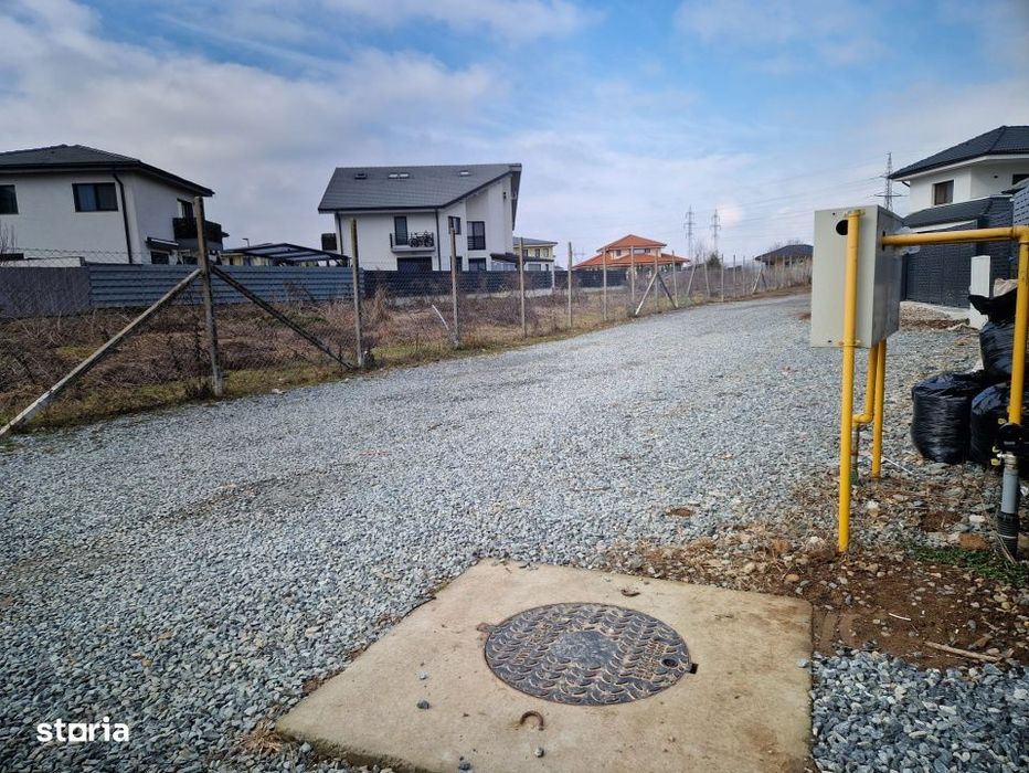 Teren intravilan Floresti - 2500 mp situat intre case noi