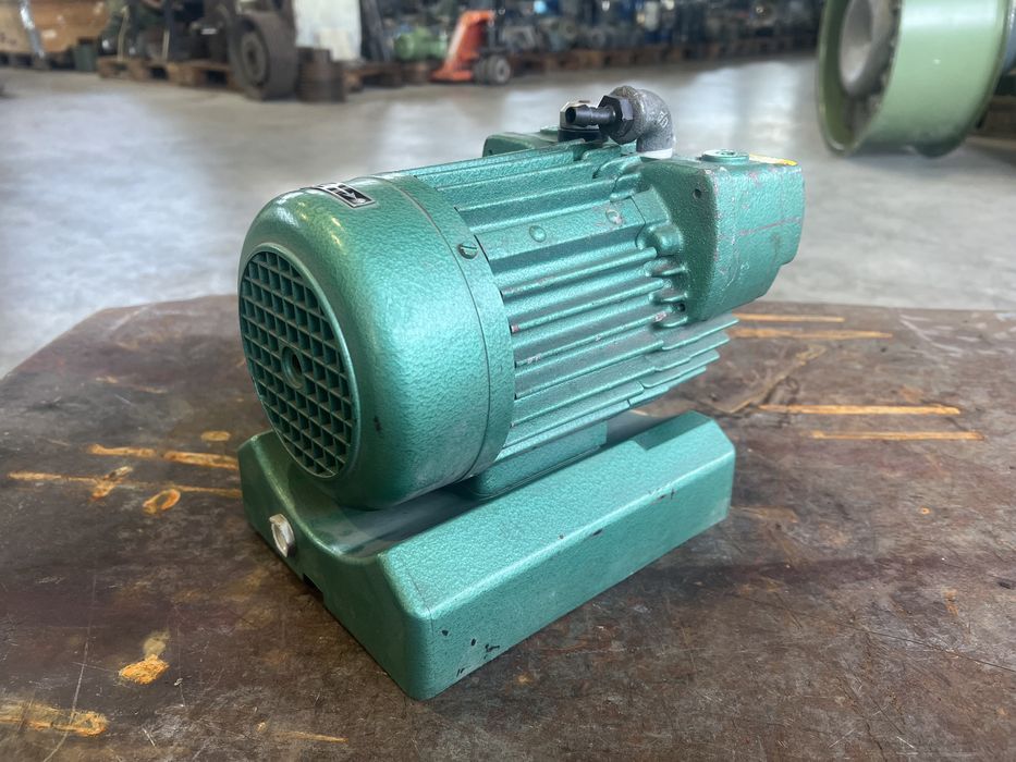 Монофазна вакуум помпа 7 куб