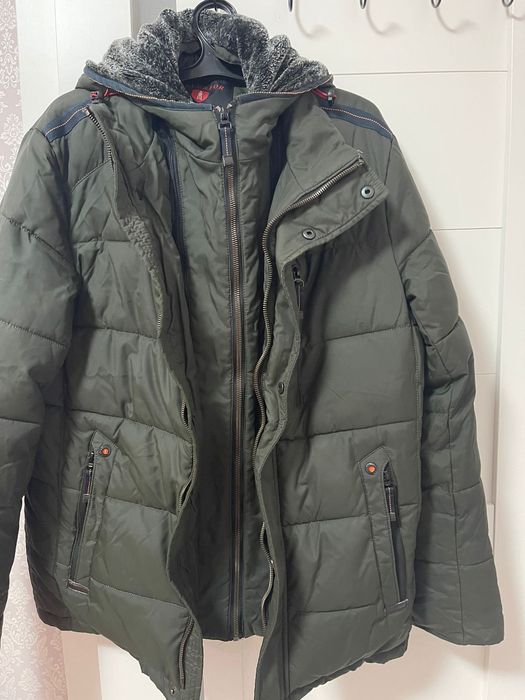 Продам куртки пуховики